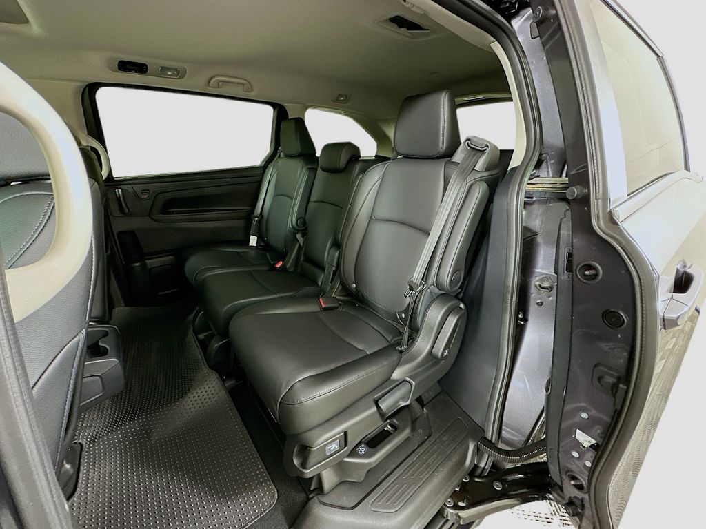 Thumbnail: 2026 Honda Odyssey - 16