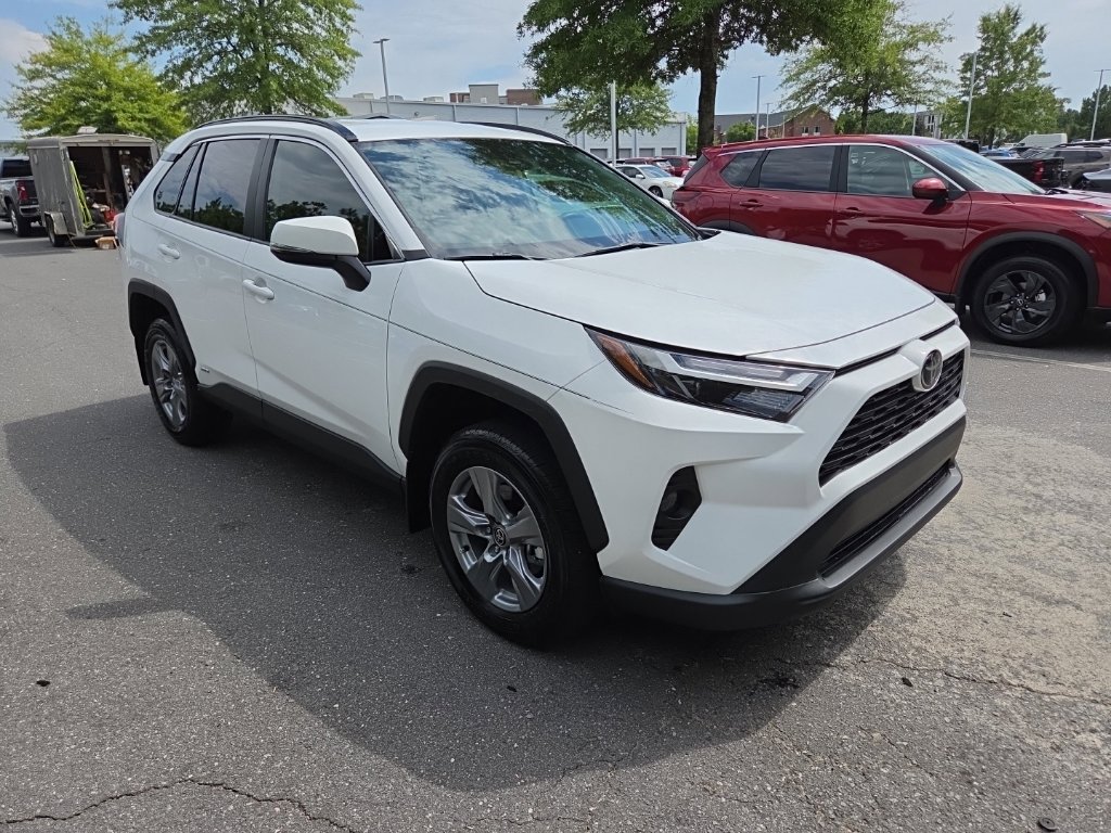 2025 Toyota RAV4 Hybrid XLE