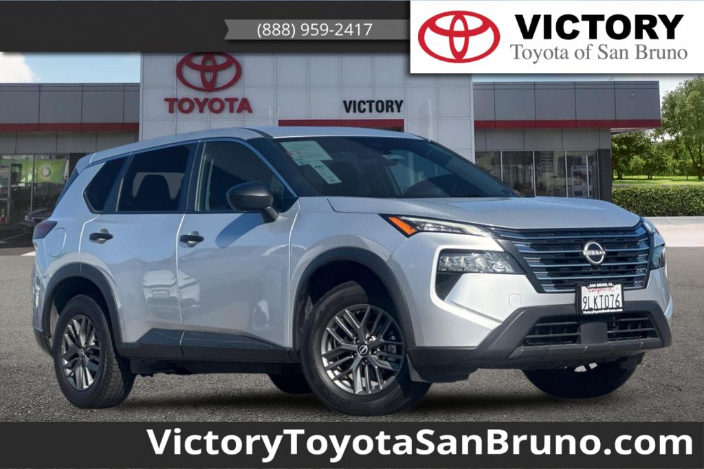 Brilliant Silver Metallic 2024 Nissan Rogue SUV / Crossover Front-Wheel Drive Continuously Variable Transmission