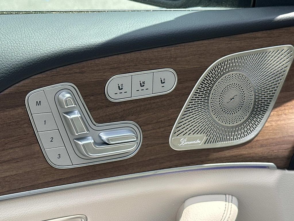 Thumbnail: 2026 Mercedes-Benz GLE - 19