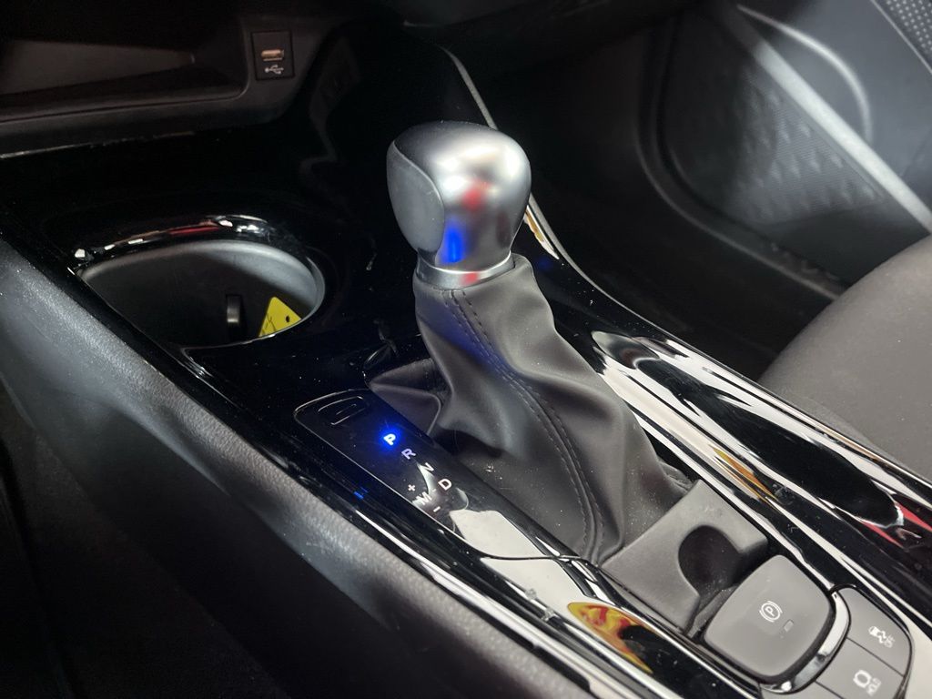 Thumbnail: 2020 Toyota C-HR - 29