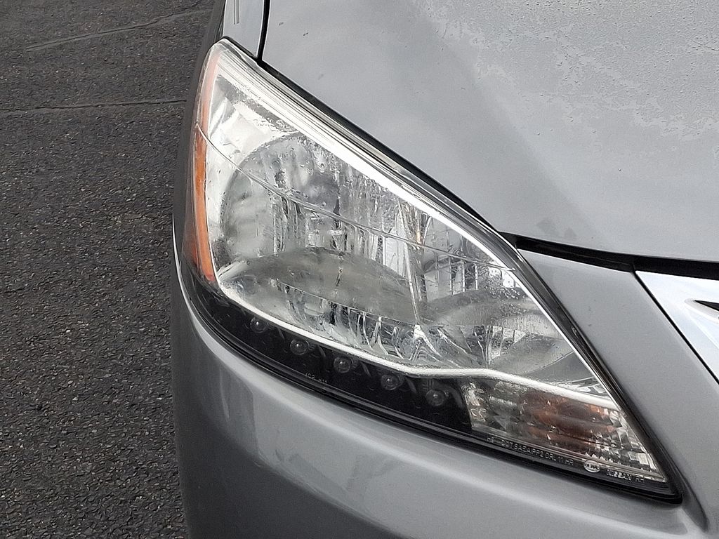 Thumbnail: 2013 Nissan Sentra - 9