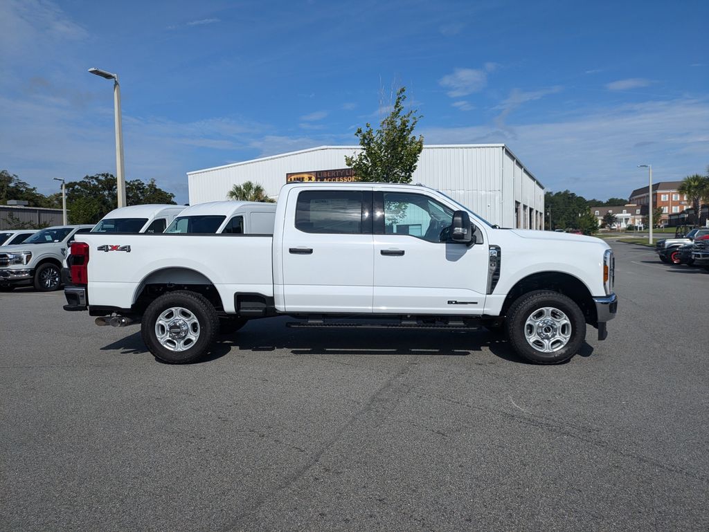 2026 Ford F-350 Super Duty XLT