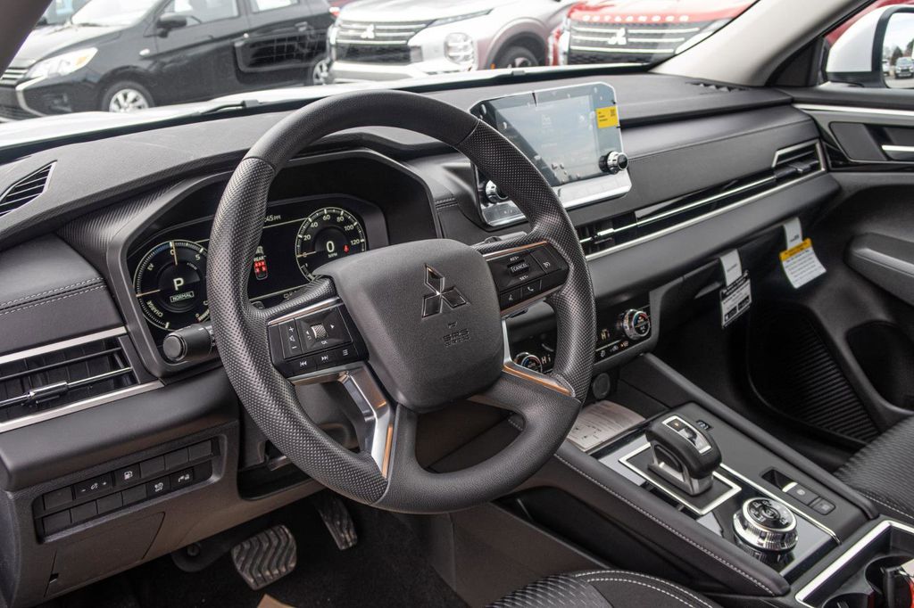 2025 Mitsubishi Outlander PHEV ES S-AWC