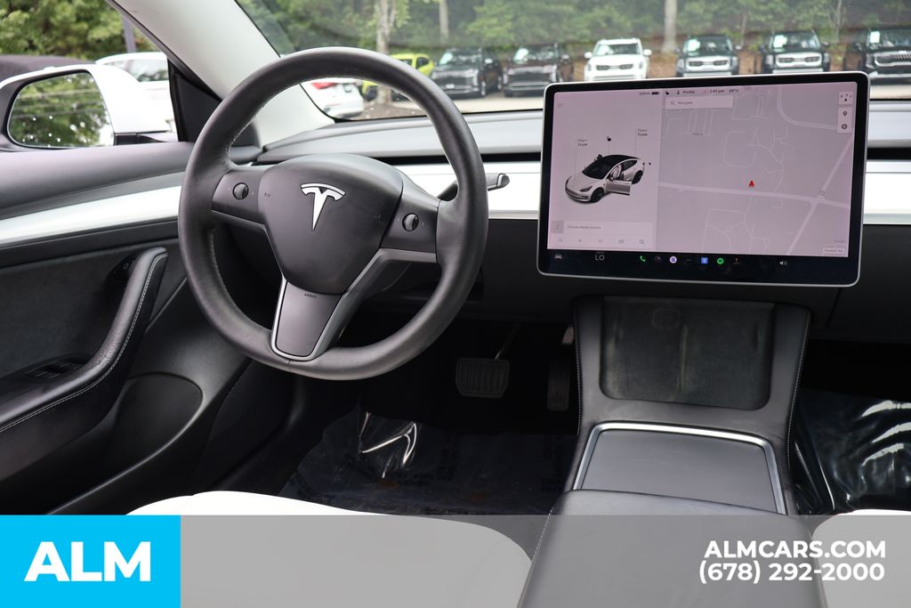 Used 2022 White Tesla Base image 25