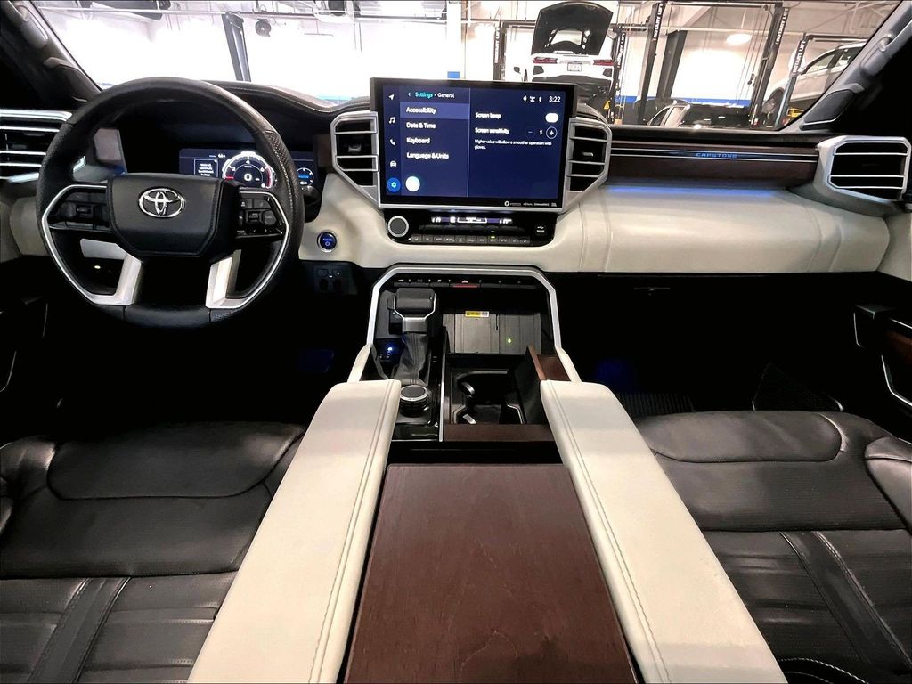 2024 Toyota Sequoia — photo 22
