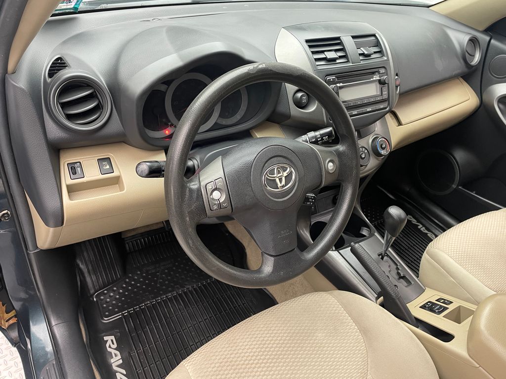 Thumbnail: 2012 Toyota RAV4 - 11