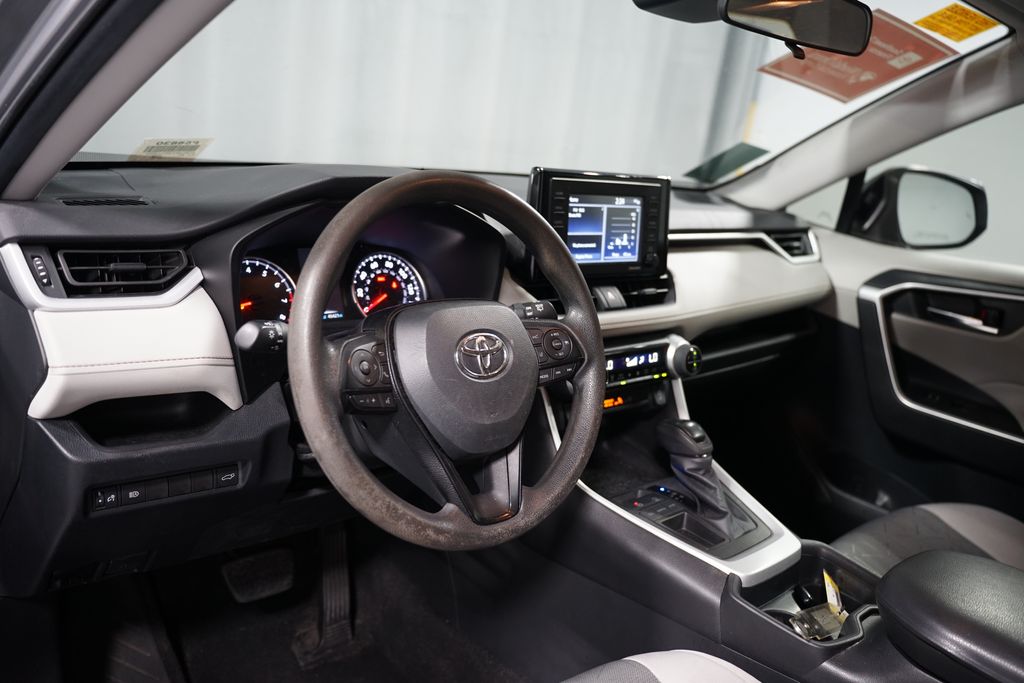 Thumbnail: 2021 Toyota RAV4 - 7