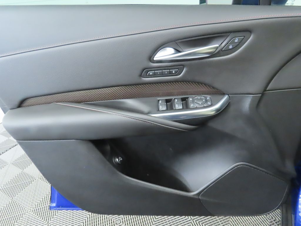 Thumbnail: 2021 Cadillac XT4 - 24