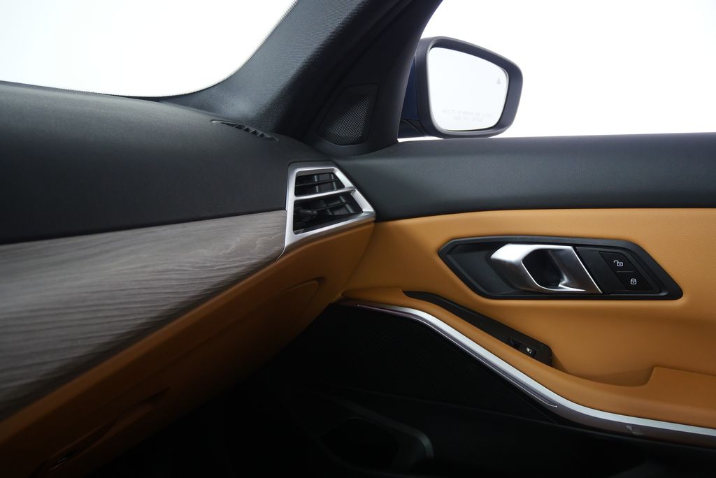 Thumbnail: 2025 BMW 3 Series - 31