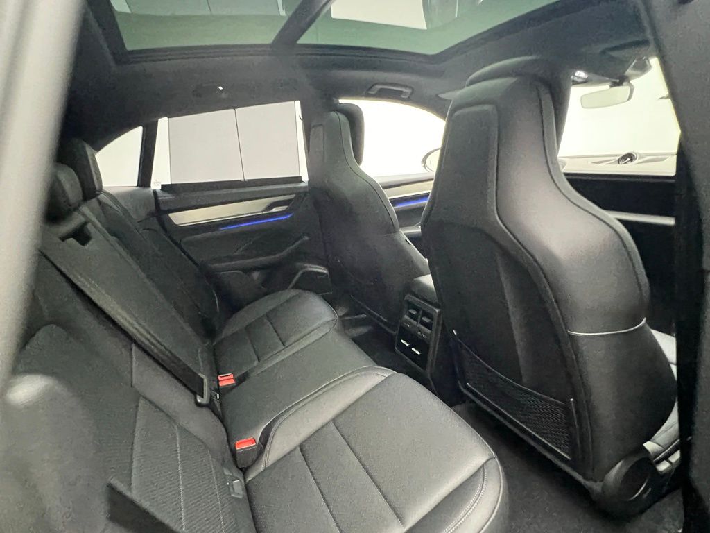 Thumbnail: 2025 Porsche Macan - 17