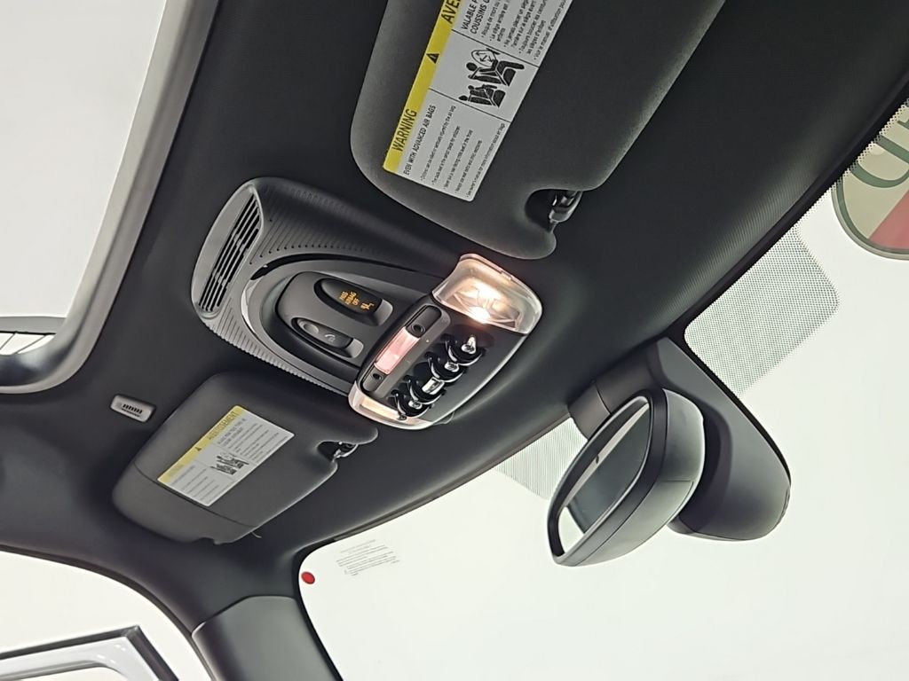 Thumbnail: 2023 MINI Cooper - 17