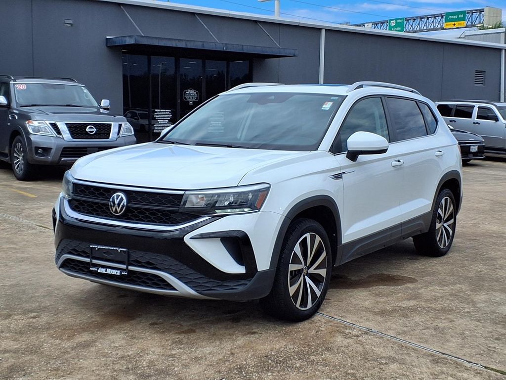 2023 Volkswagen Taos 1.5T SE White at DeMontrond Auto Country