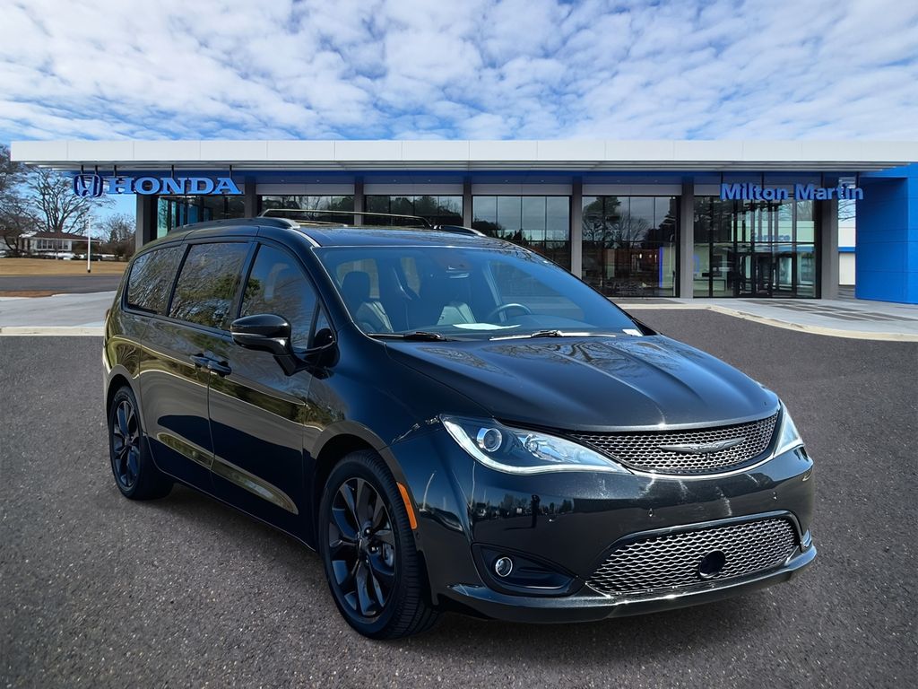 2020 Chrysler Pacifica Limited FWD