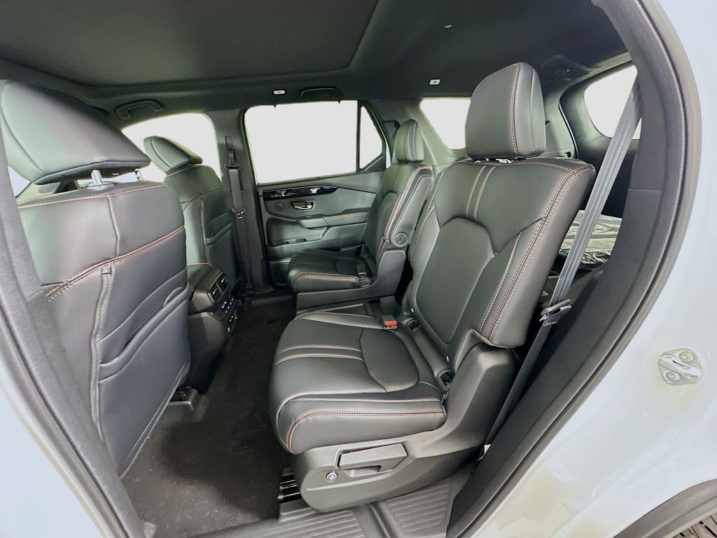 Thumbnail: 2025 Honda Pilot - 16