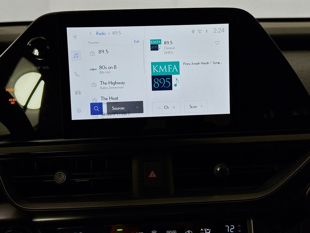 Thumbnail: 2025 Lexus UX - 11