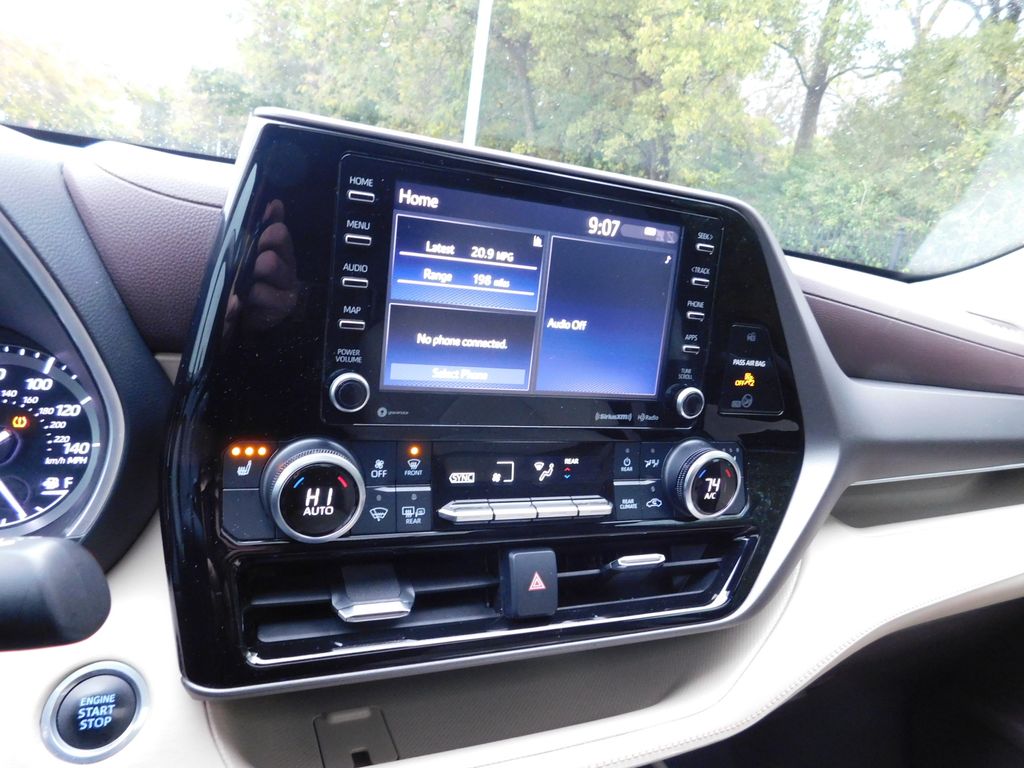 Thumbnail: 2021 Toyota Highlander - 10