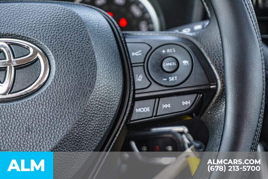 2021 Toyota RAV4 LE - Photo 31