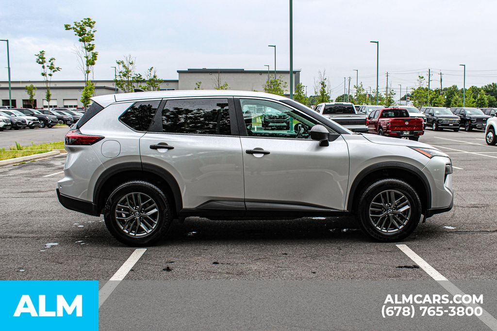 Used 2024 Silver Nissan S image 7