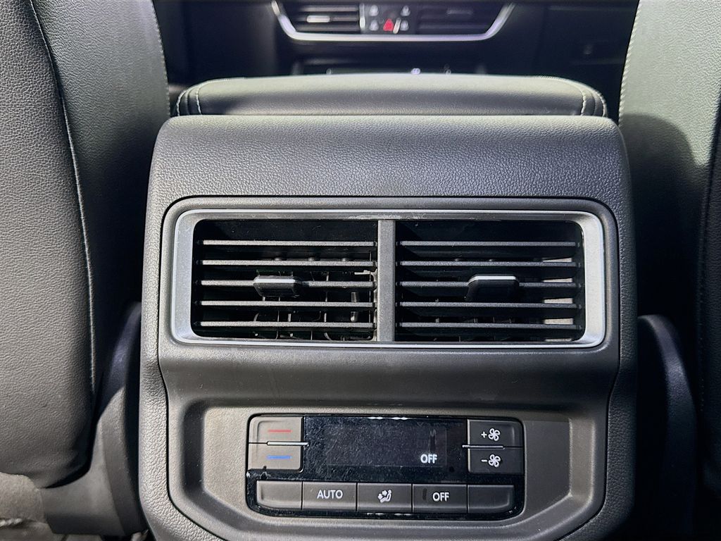 2024 Volkswagen Atlas 2.0T SE w/Technology photo