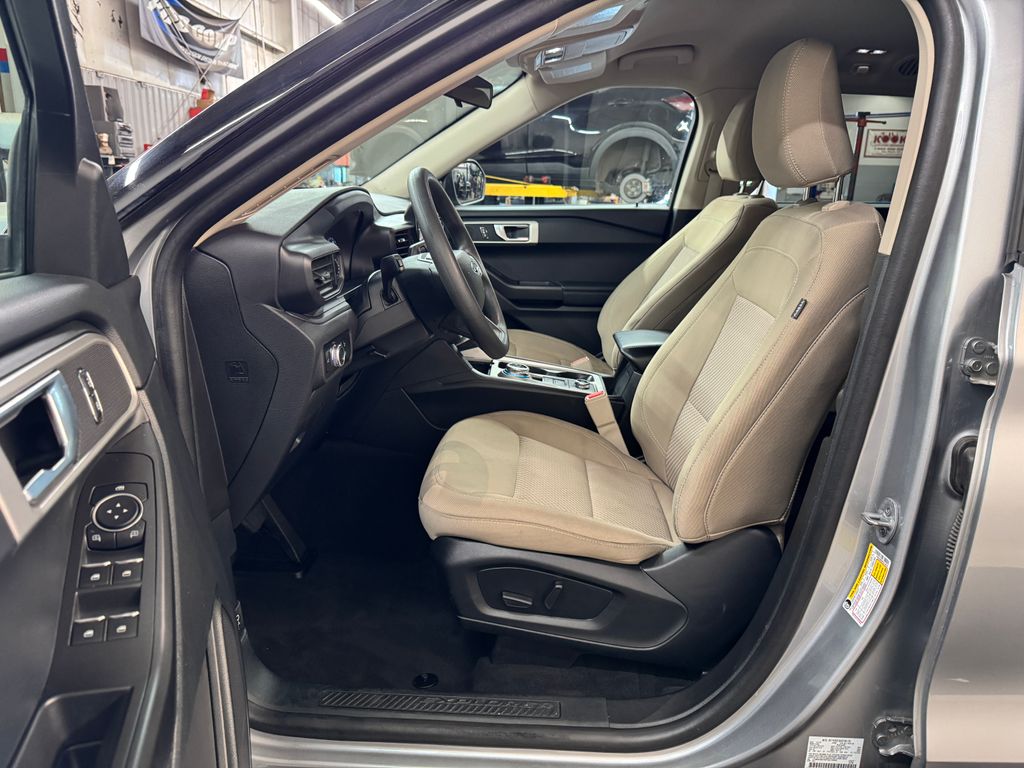 2023 Ford Explorer Base