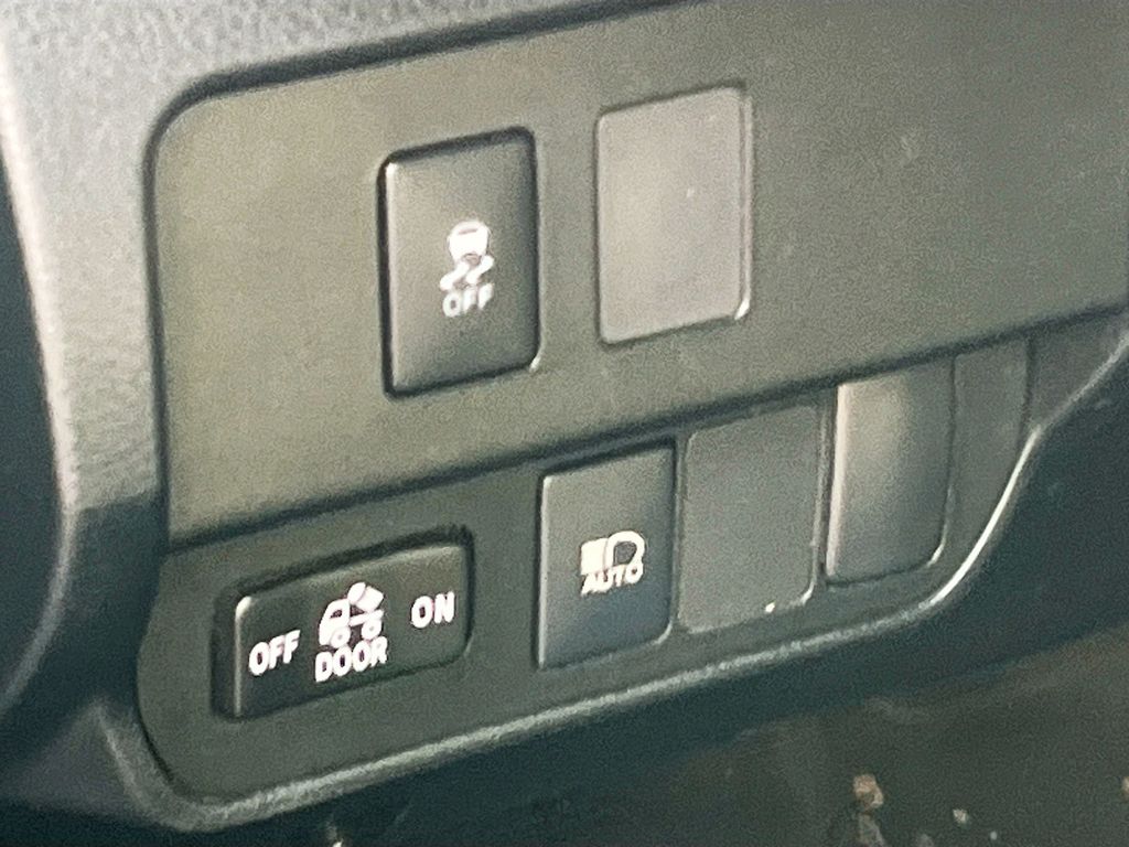 Used 2020 White Toyota SR5 image 10