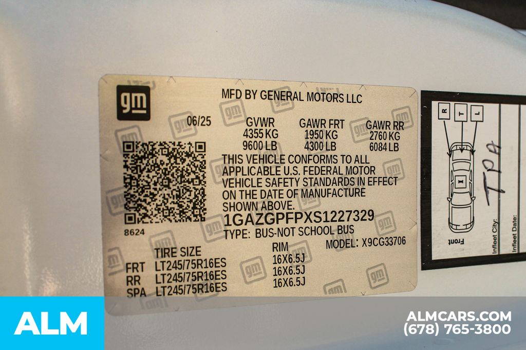 Used 2025 White Chevrolet LT image 34