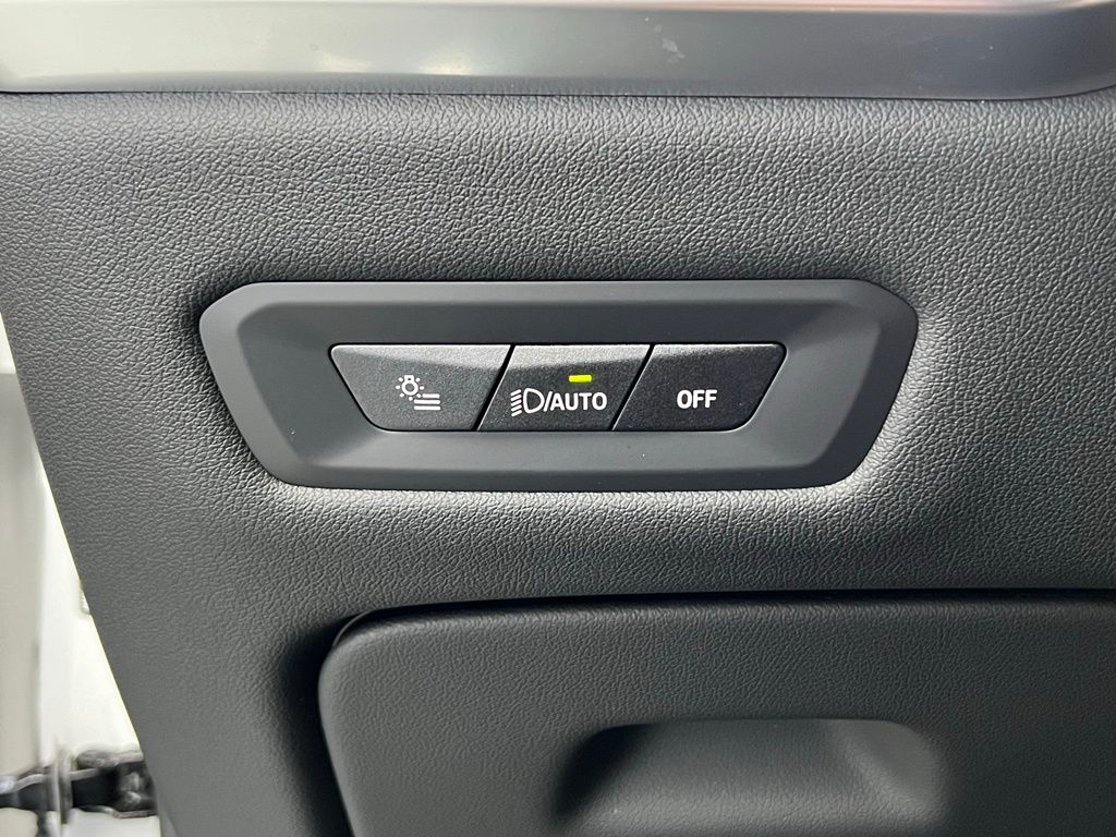 Thumbnail: 2025 BMW X5 - 20