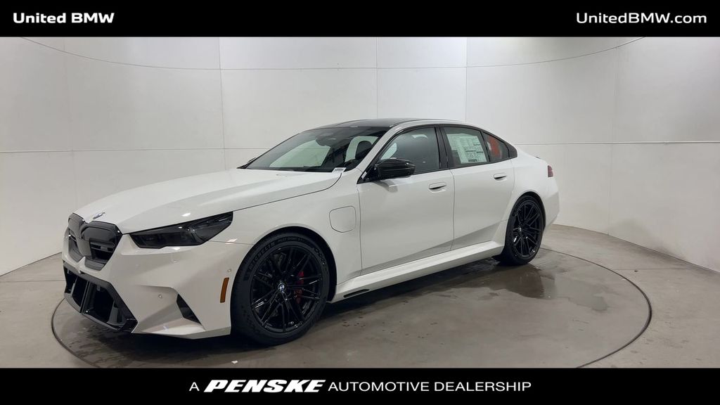 Thumbnail: 2026 BMW M5 - 4