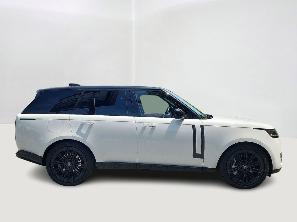 2024 Land Rover Range Rover SE 4
