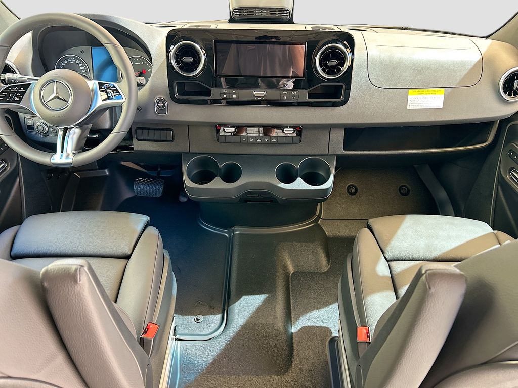 Thumbnail: 2026 Mercedes-Benz Sprinter - 14