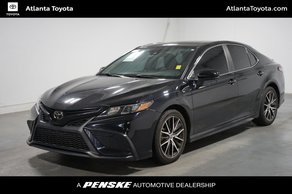 2021 Toyota Camry SE Hero Image
