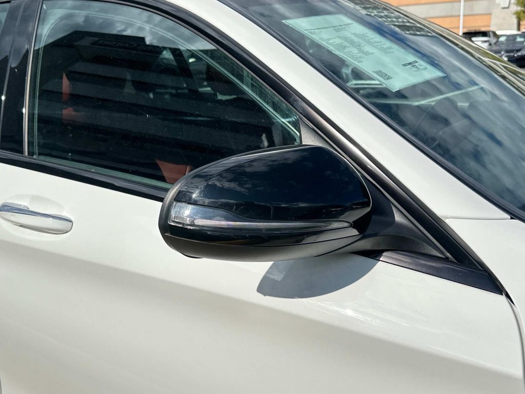 Thumbnail: 2020 Mercedes-Benz C-Class - 18