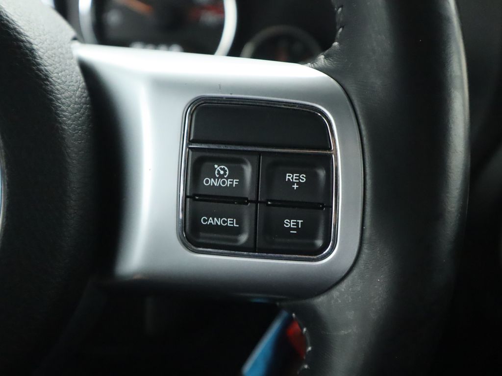 Thumbnail: 2015 Jeep Wrangler - 12