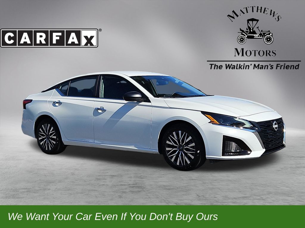 Glacier White 2025 Nissan Altima 2.5 SV FWD Sedan Front-Wheel Drive Continuously Variable Transmission