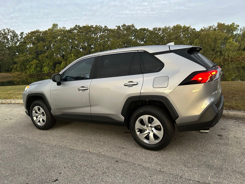 Thumbnail: 2022 Toyota RAV4 - 3