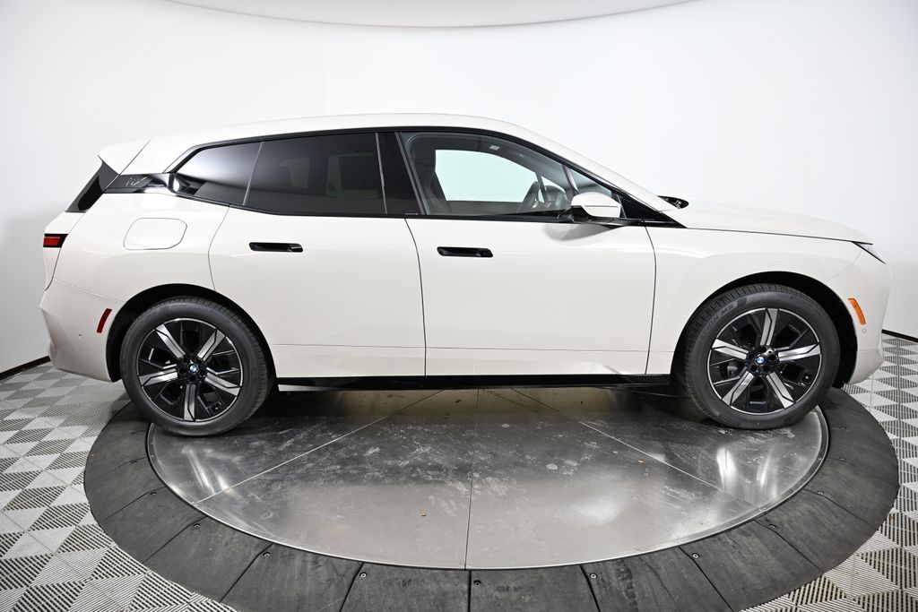 Thumbnail: 2026 BMW iX - 6