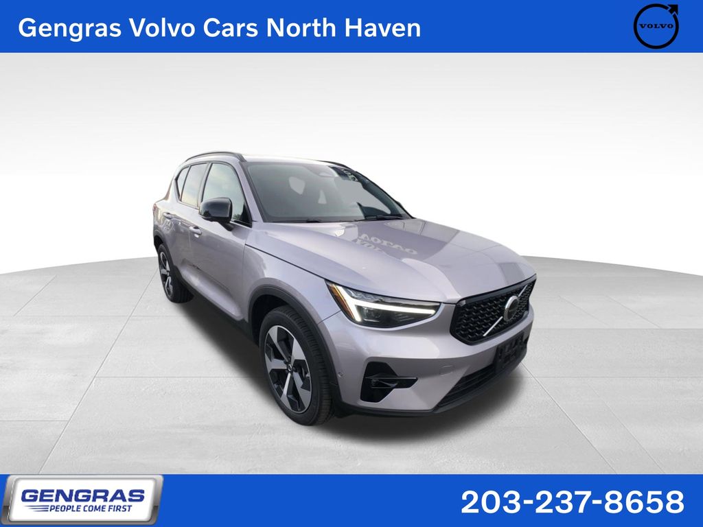 2026 Volvo XC40 B5 Plus AWD