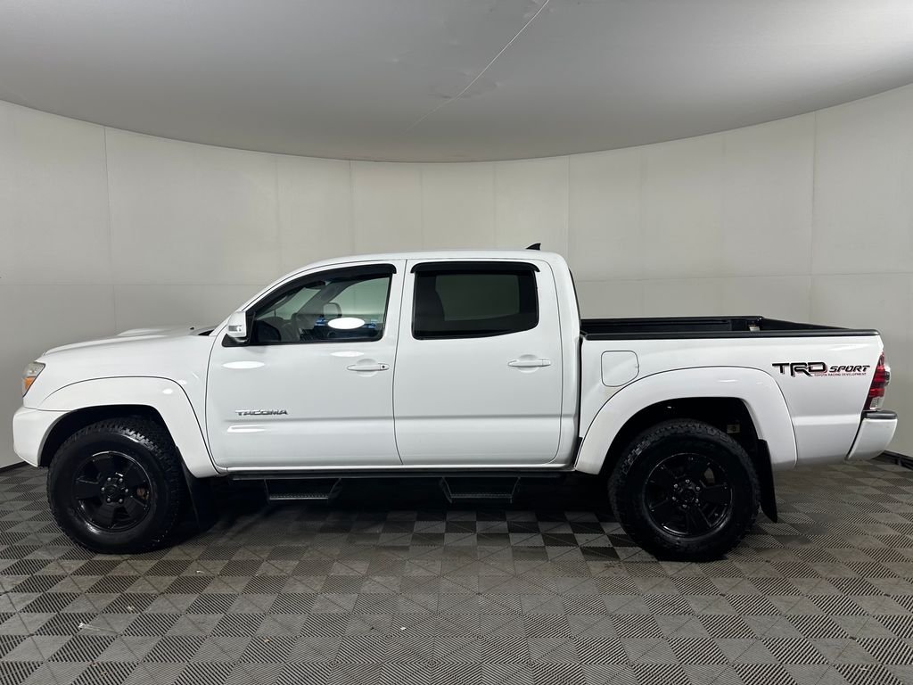 Photo 2 of 2015 Toyota Tacoma Base