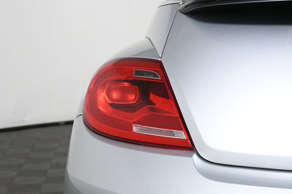 2015 Volkswagen Beetle  19