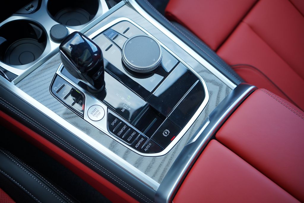 Thumbnail: 2026 BMW 8 Series - 18