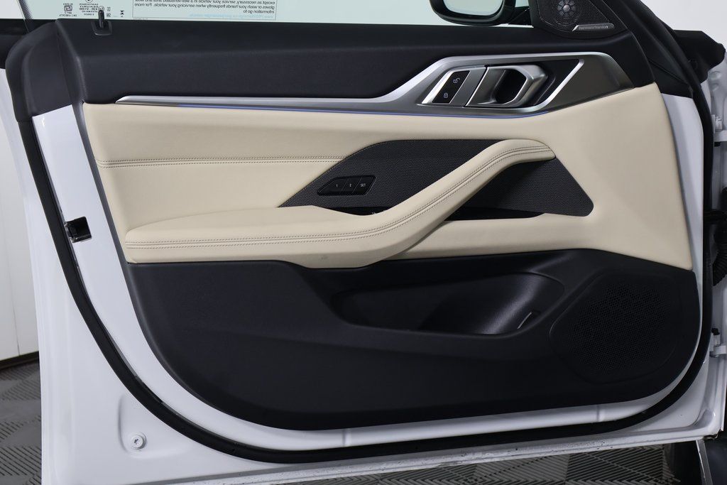 Thumbnail: 2025 BMW i4 - 12