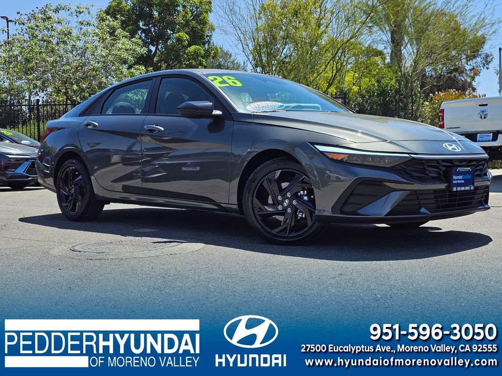 Gray 2026 Hyundai Elantra Sedan Front-Wheel Drive Continuously Variable Transmission