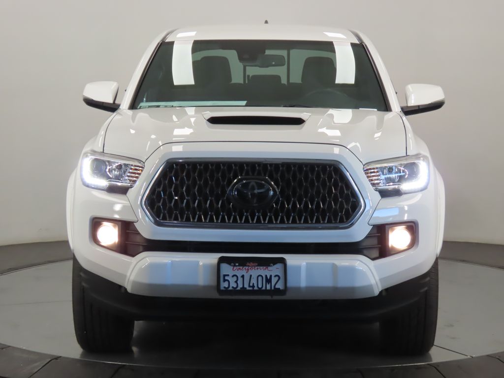 Thumbnail: 2018 Toyota Tacoma - 10