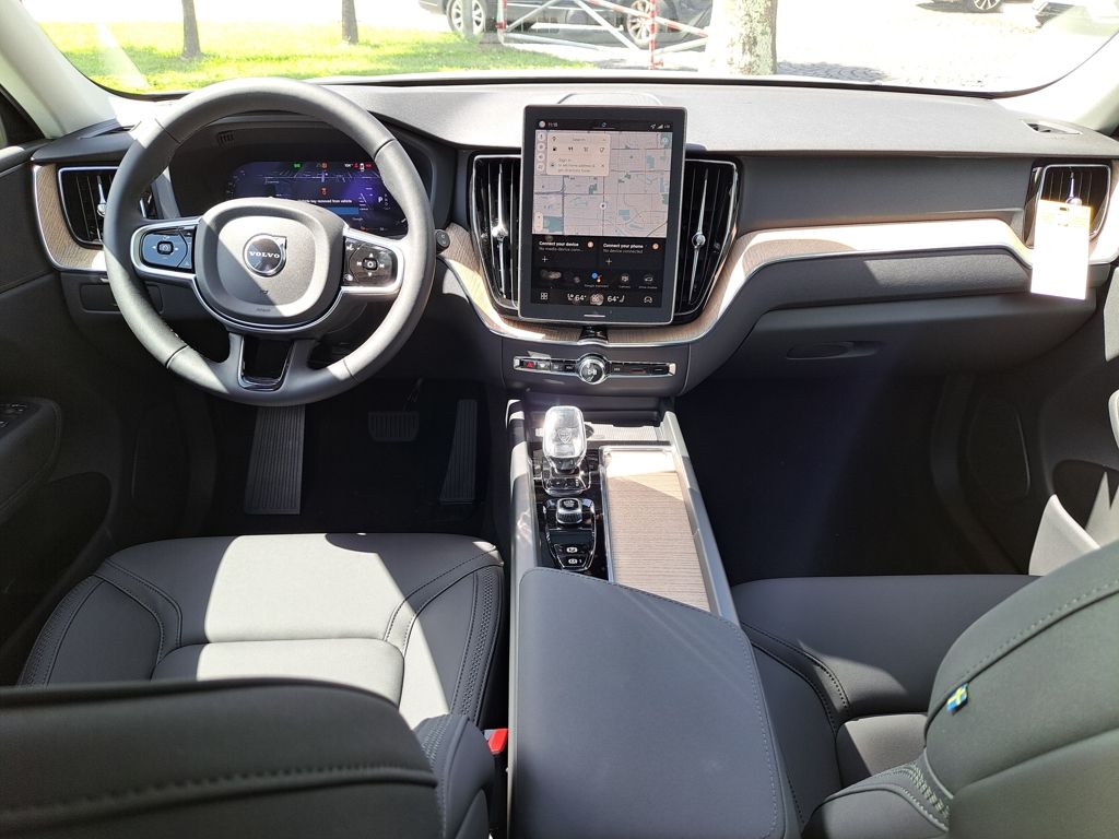 2026 Volvo XC60 Core - Photo 6