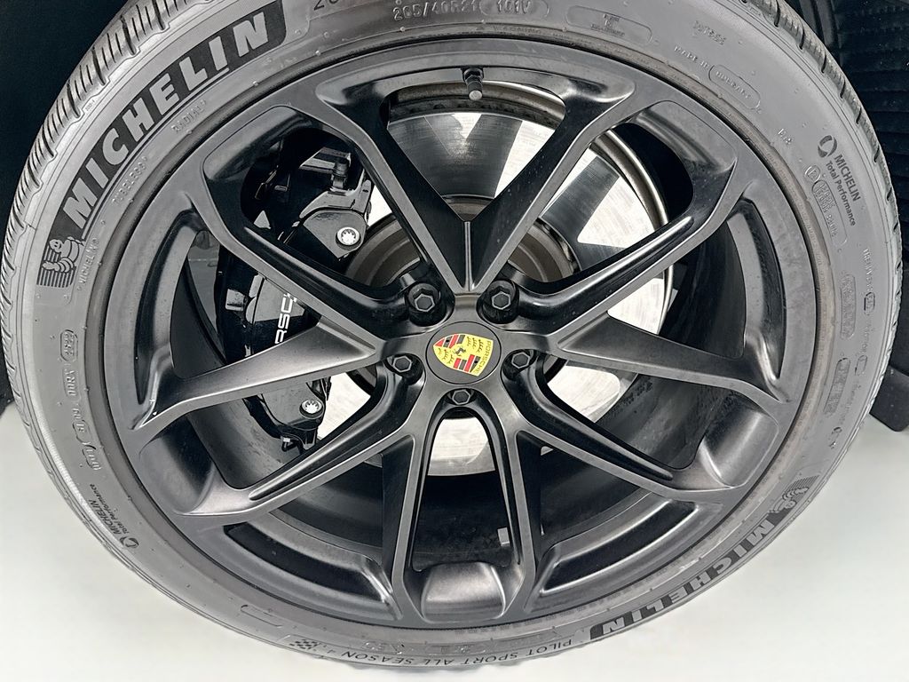 Thumbnail: 2024 Porsche Macan - 31