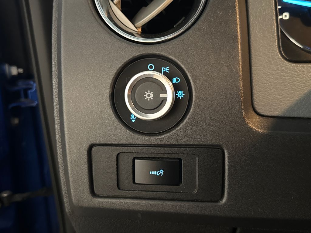 Used 2011 Blue Ford XLT image 19