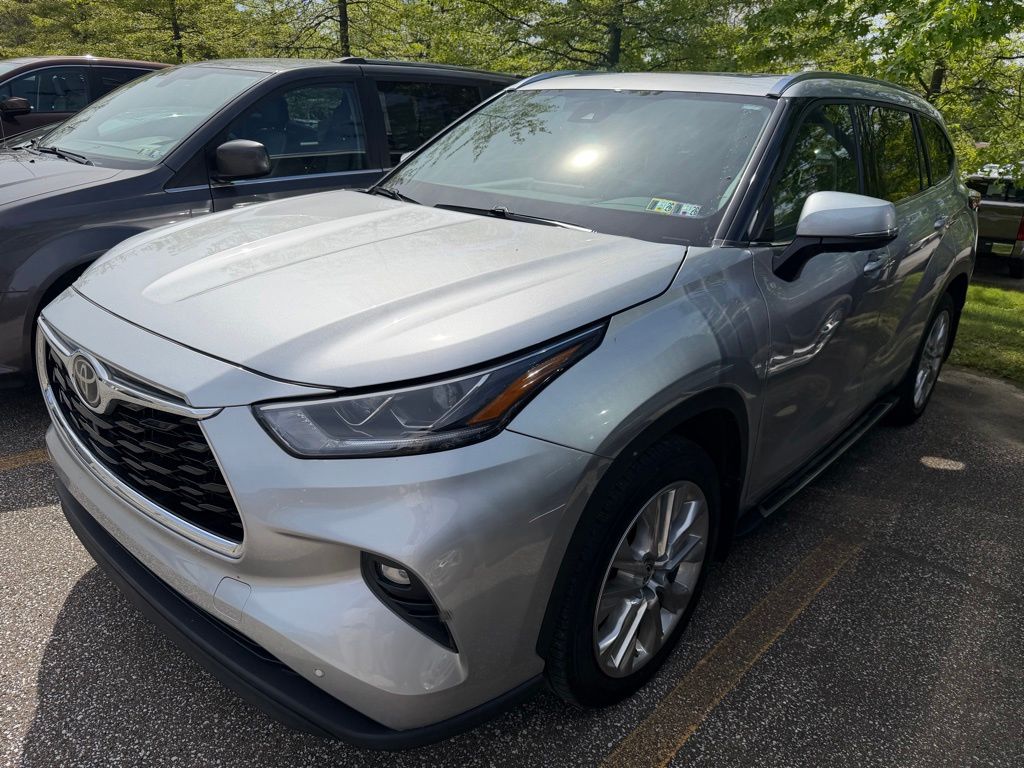 used 2022 Toyota Highlander car, priced at $36,903
