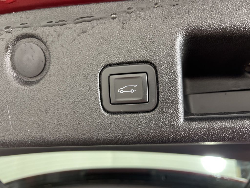 Thumbnail: 2019 Chevrolet Equinox - 10