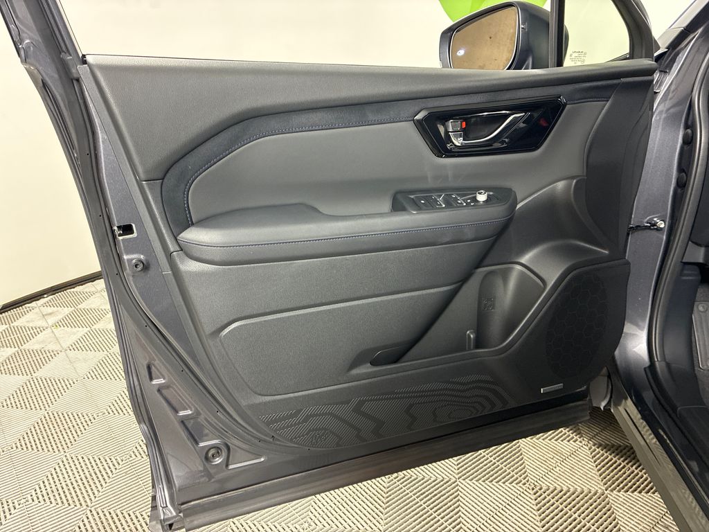 2025 Subaru Forester Limited - Photo 30